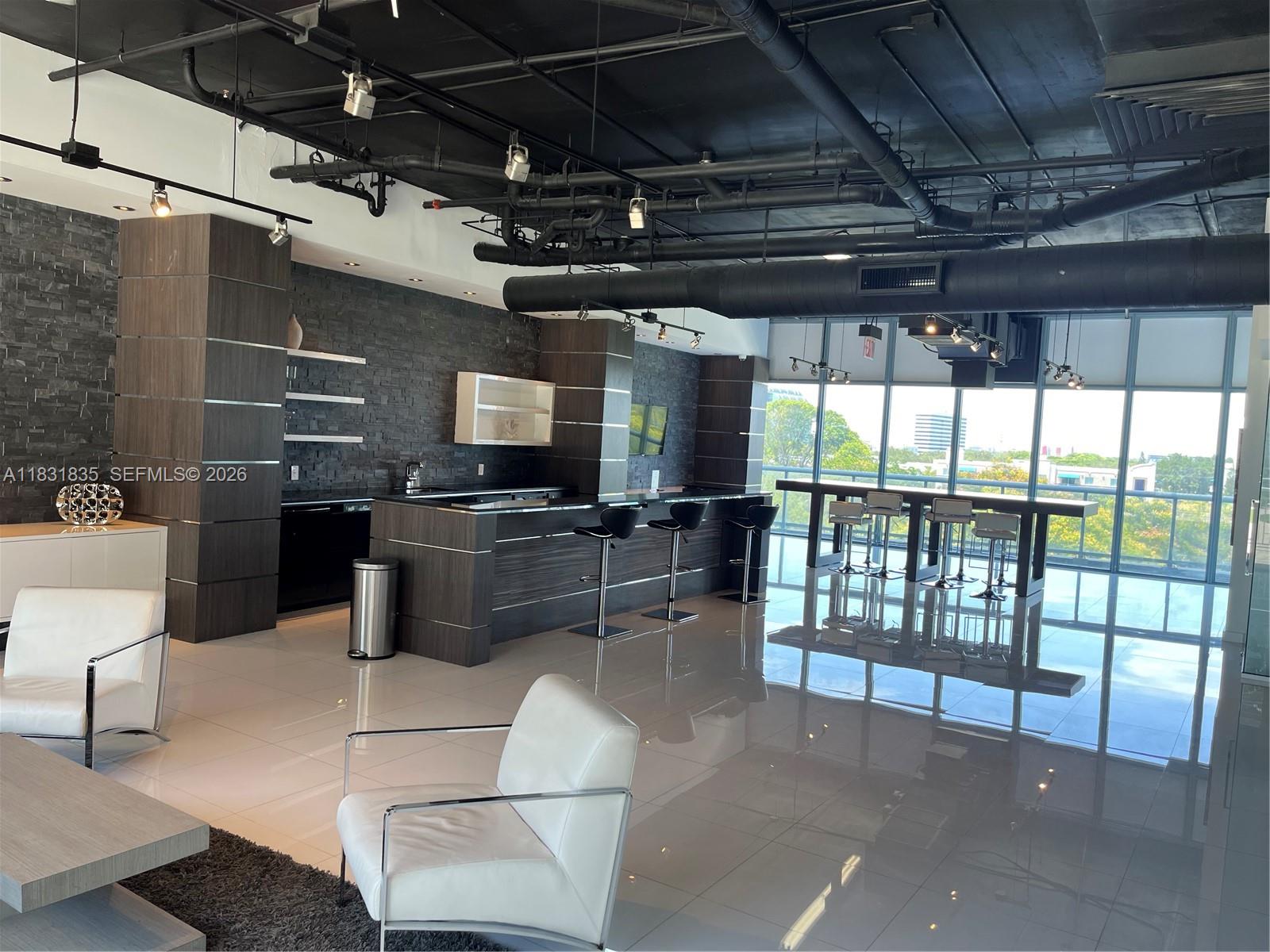 BLUE CONDO - Residential