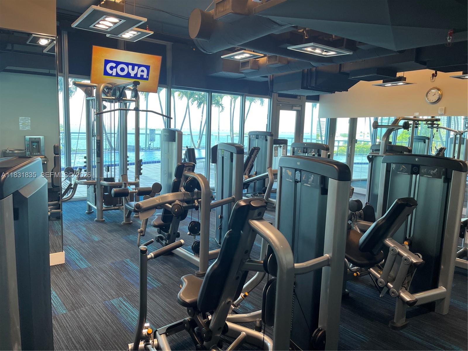 BLUE CONDO - Residential