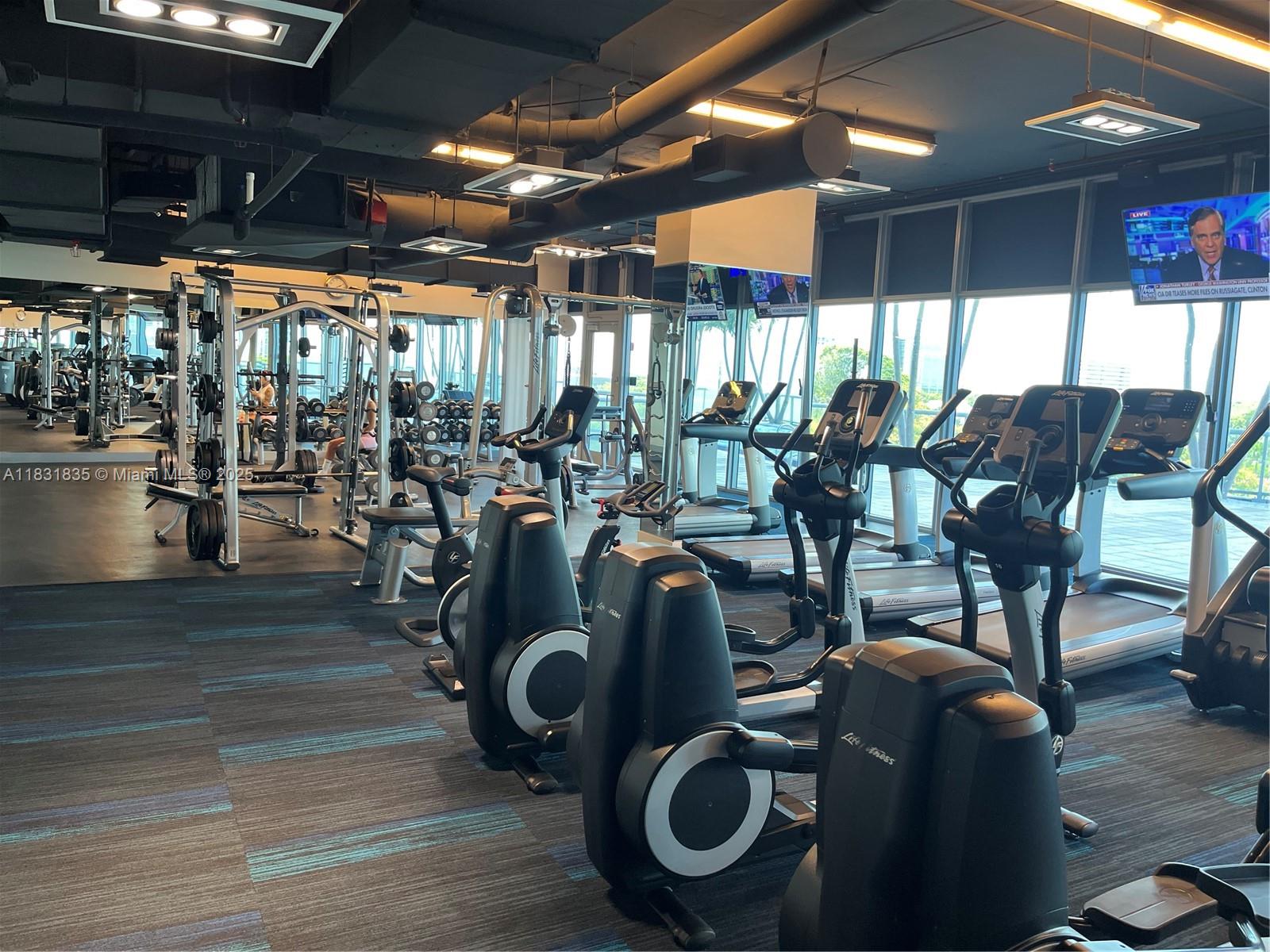 BLUE CONDO - Residential