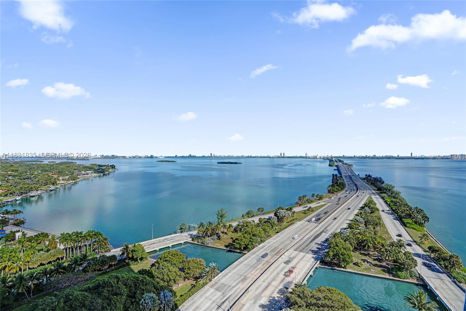 BLUE CONDO - Residential