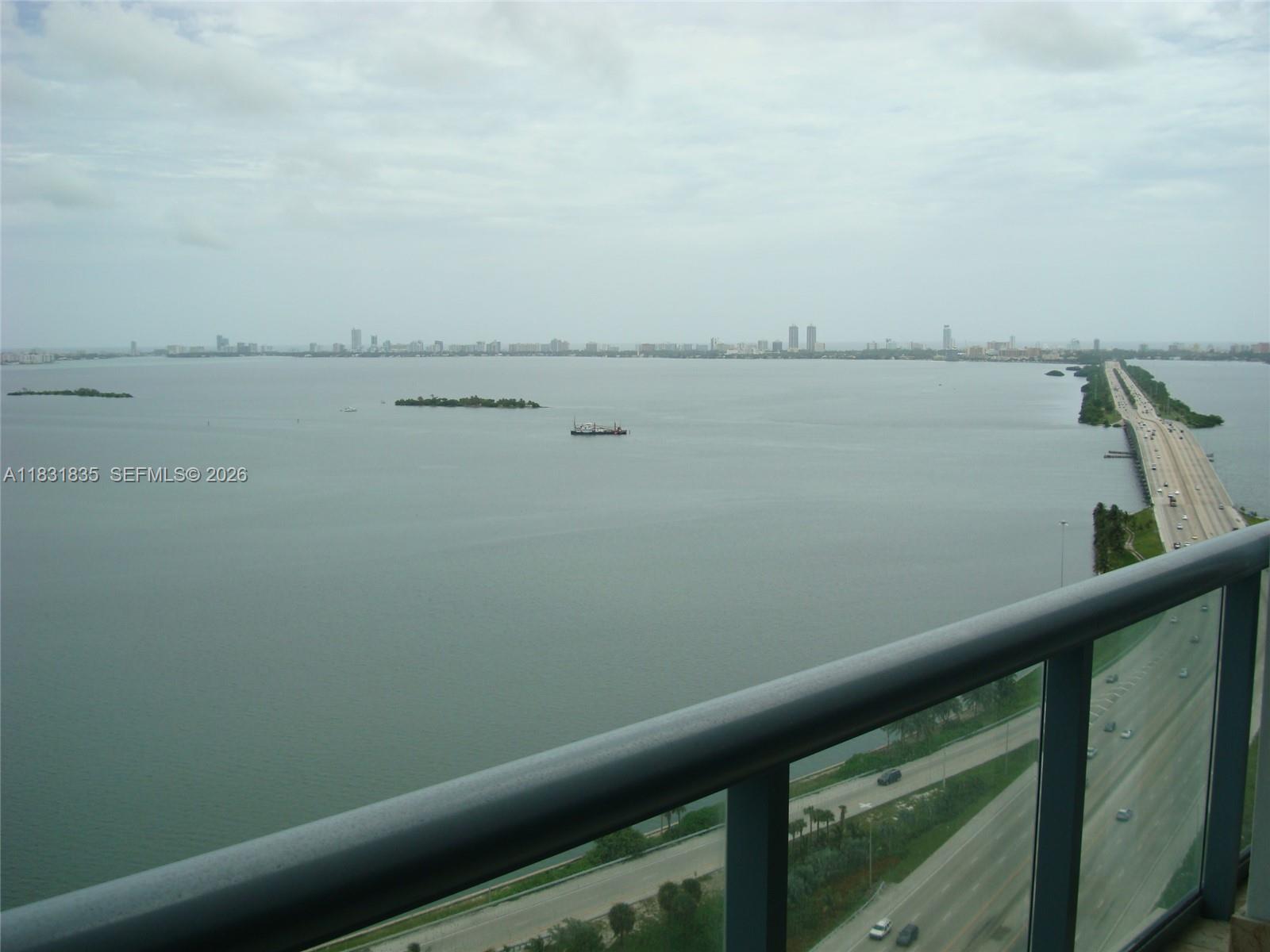 BLUE CONDO - Residential