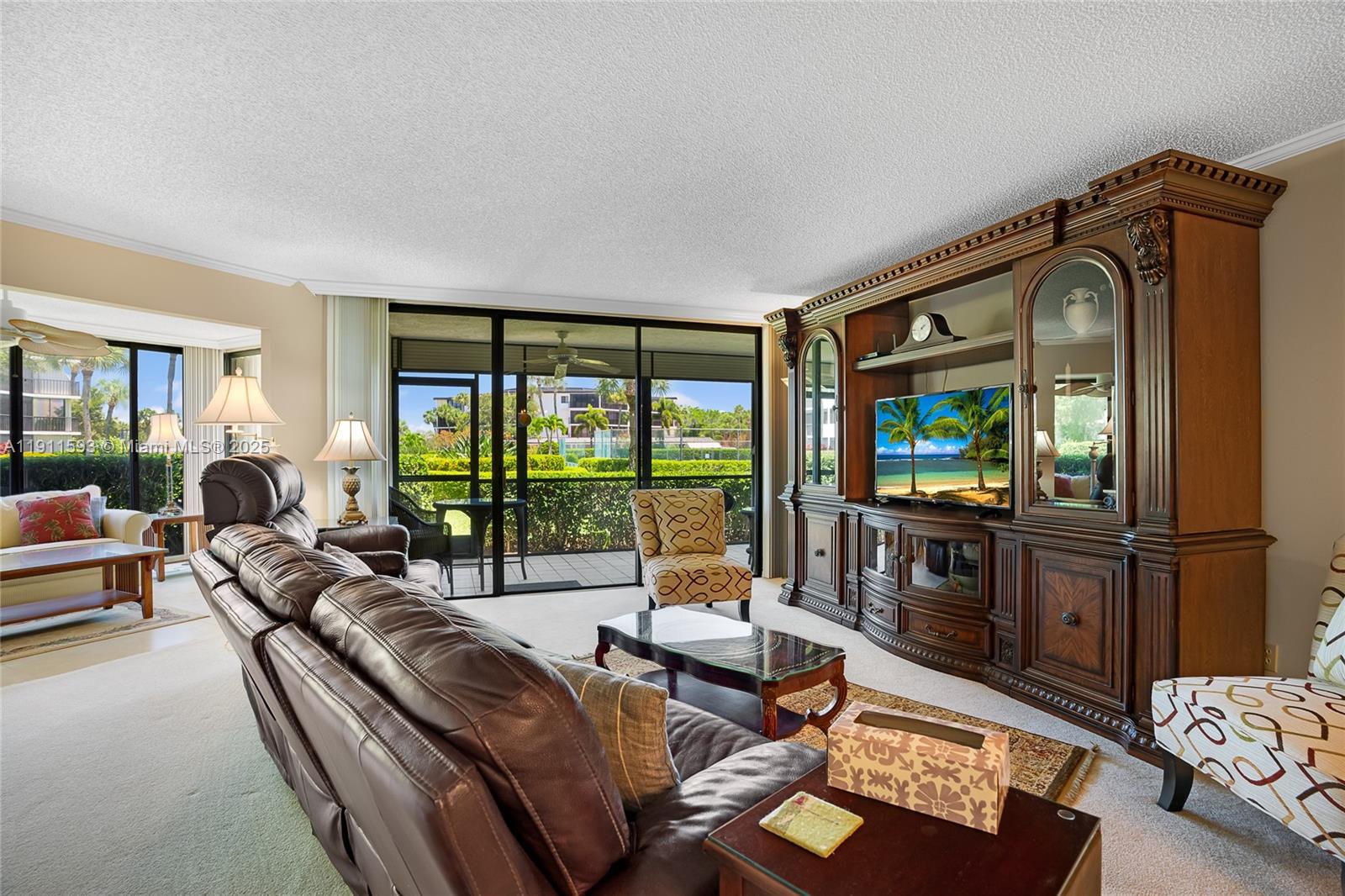 """HARBOUR SIDE YACHT CLU - Residential Lease