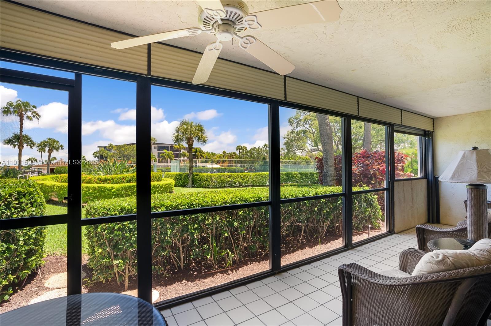 """HARBOUR SIDE YACHT CLU - Residential Lease