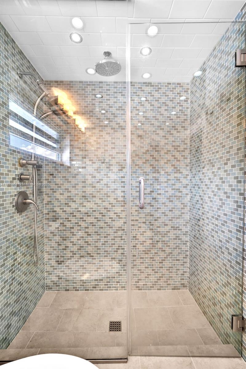 LAUDERDALE ISLES NO 2 - Residential