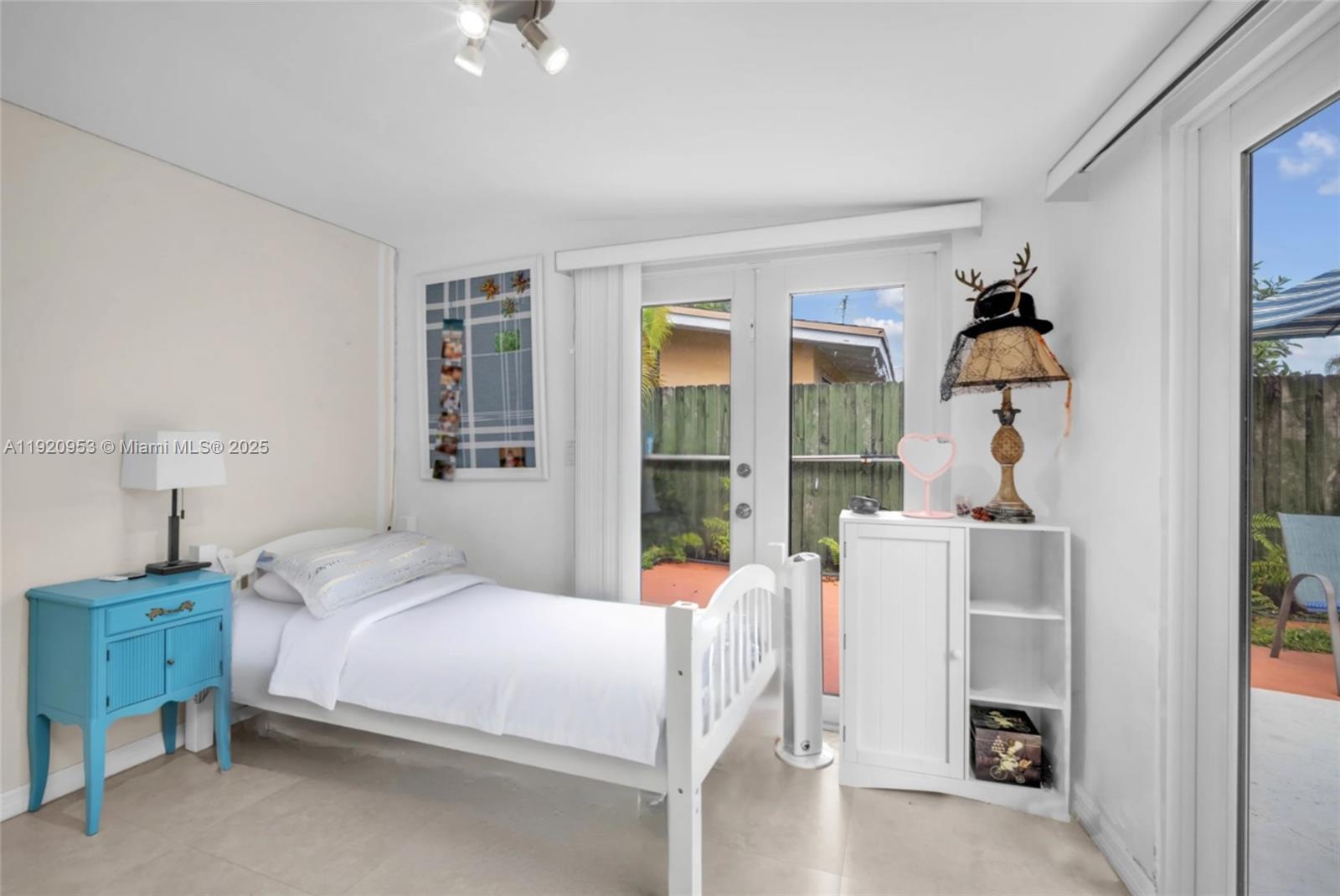 LAUDERDALE ISLES NO 2 - Residential