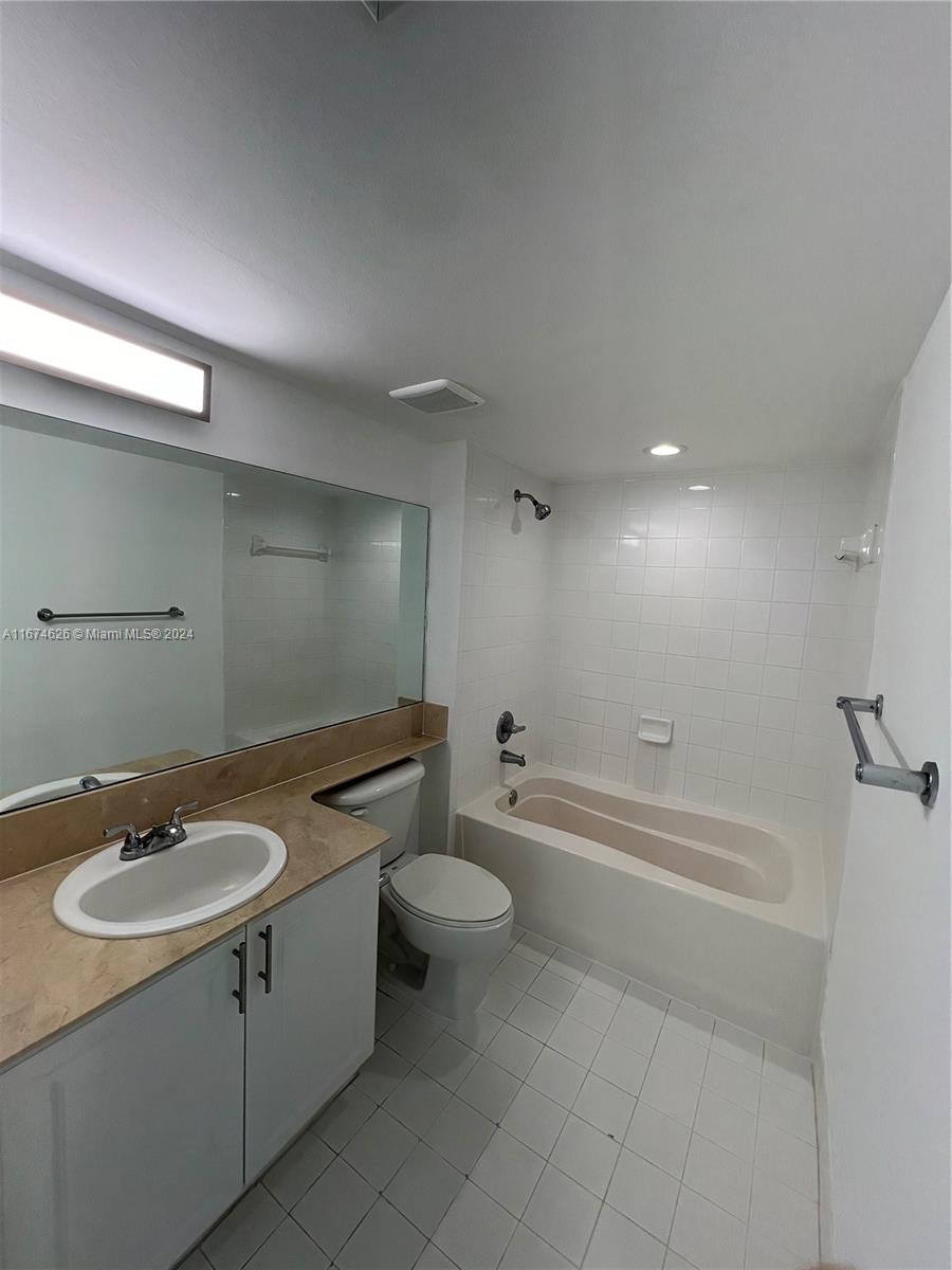 THE MARK ON BRICKELL COND - Residential