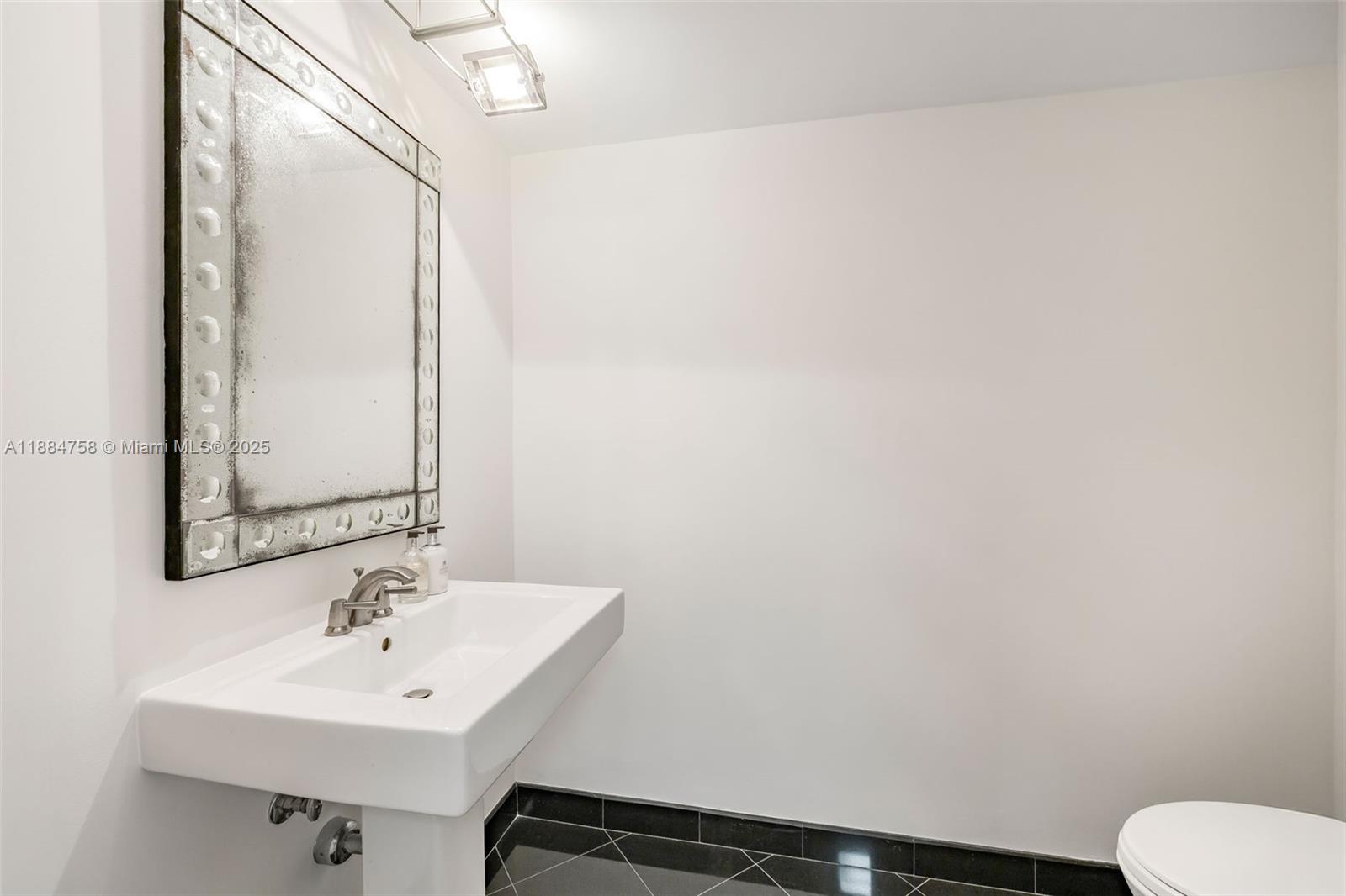 FIFTY SIX-SIXTY COLLINS A - Residential