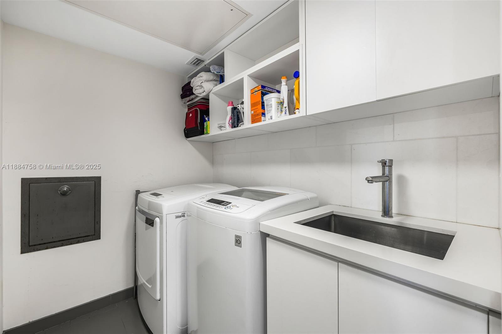 FIFTY SIX-SIXTY COLLINS A - Residential