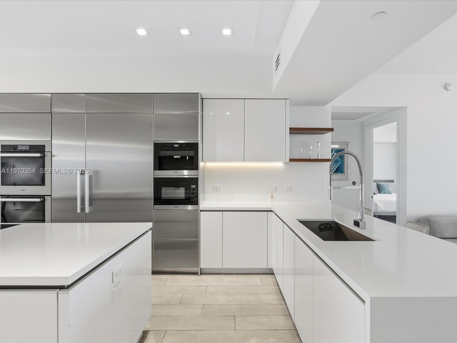 PRIVE CONDO - Residential