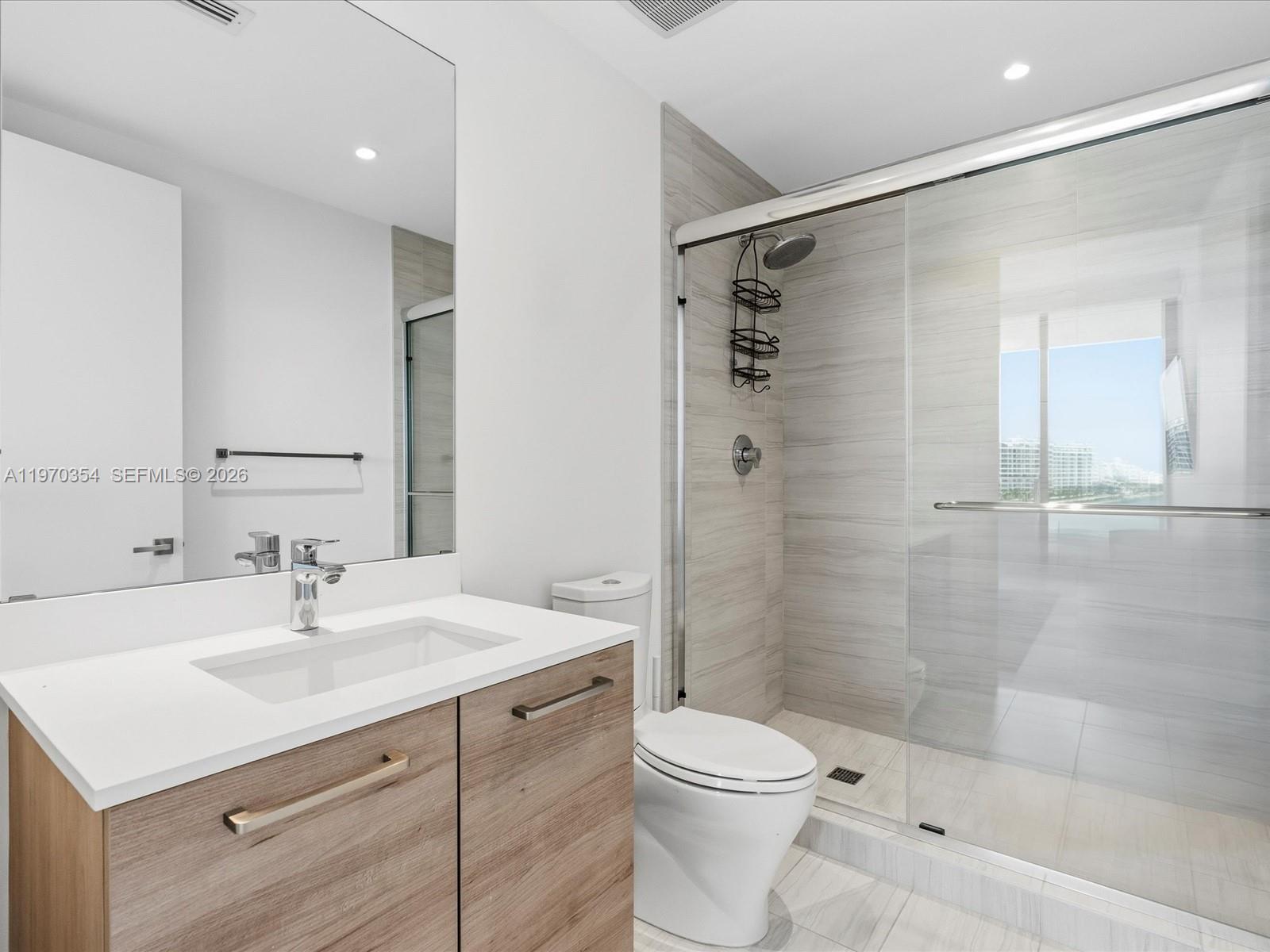 PRIVE CONDO - Residential