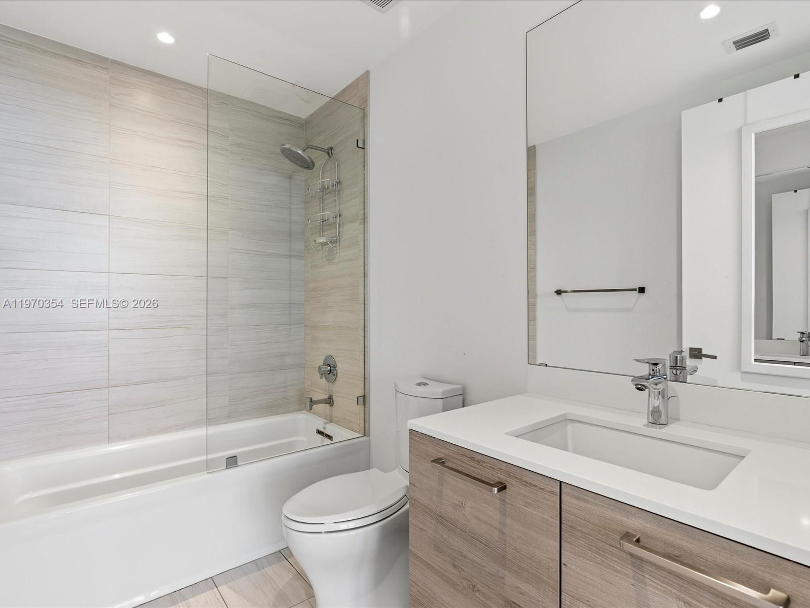 PRIVE CONDO - Residential