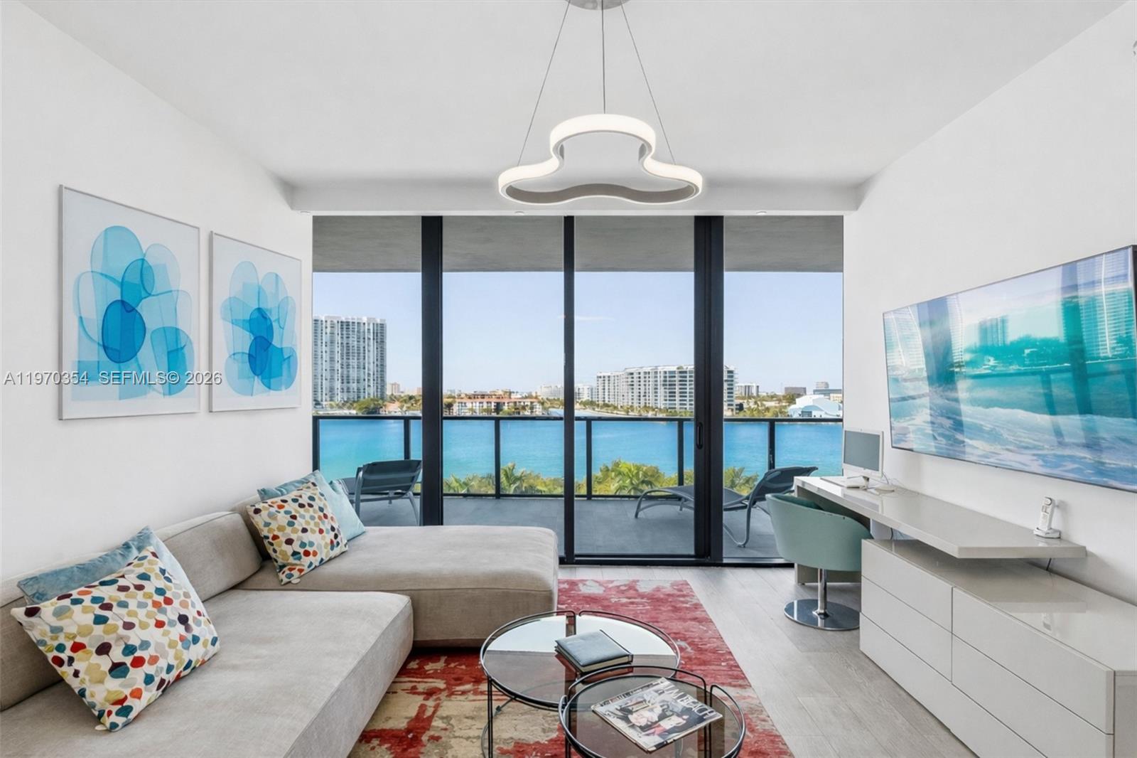 PRIVE CONDO - Residential