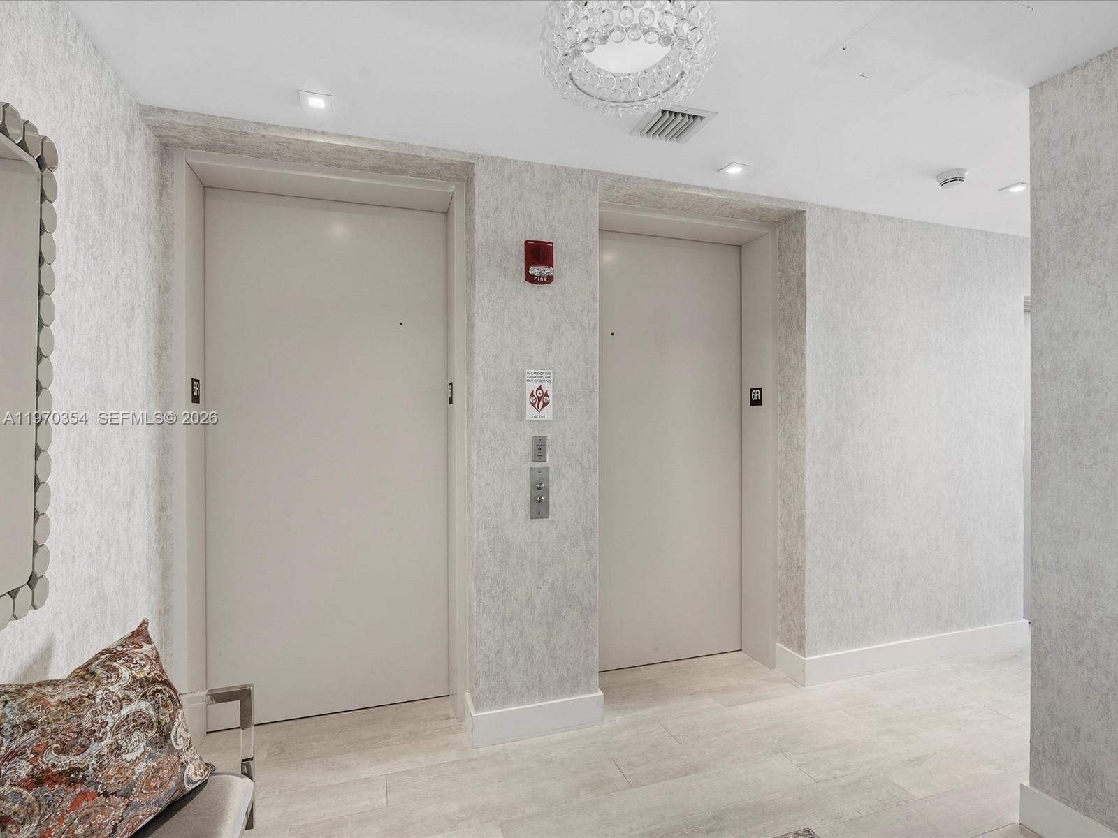 PRIVE CONDO - Residential