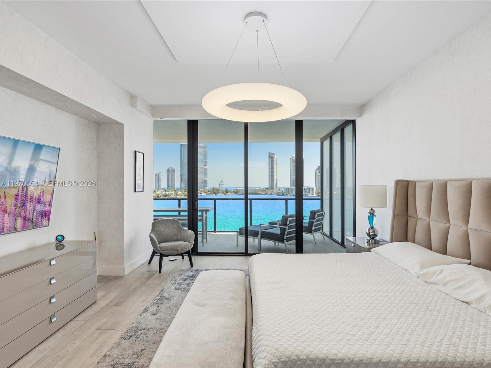 PRIVE CONDO - Residential