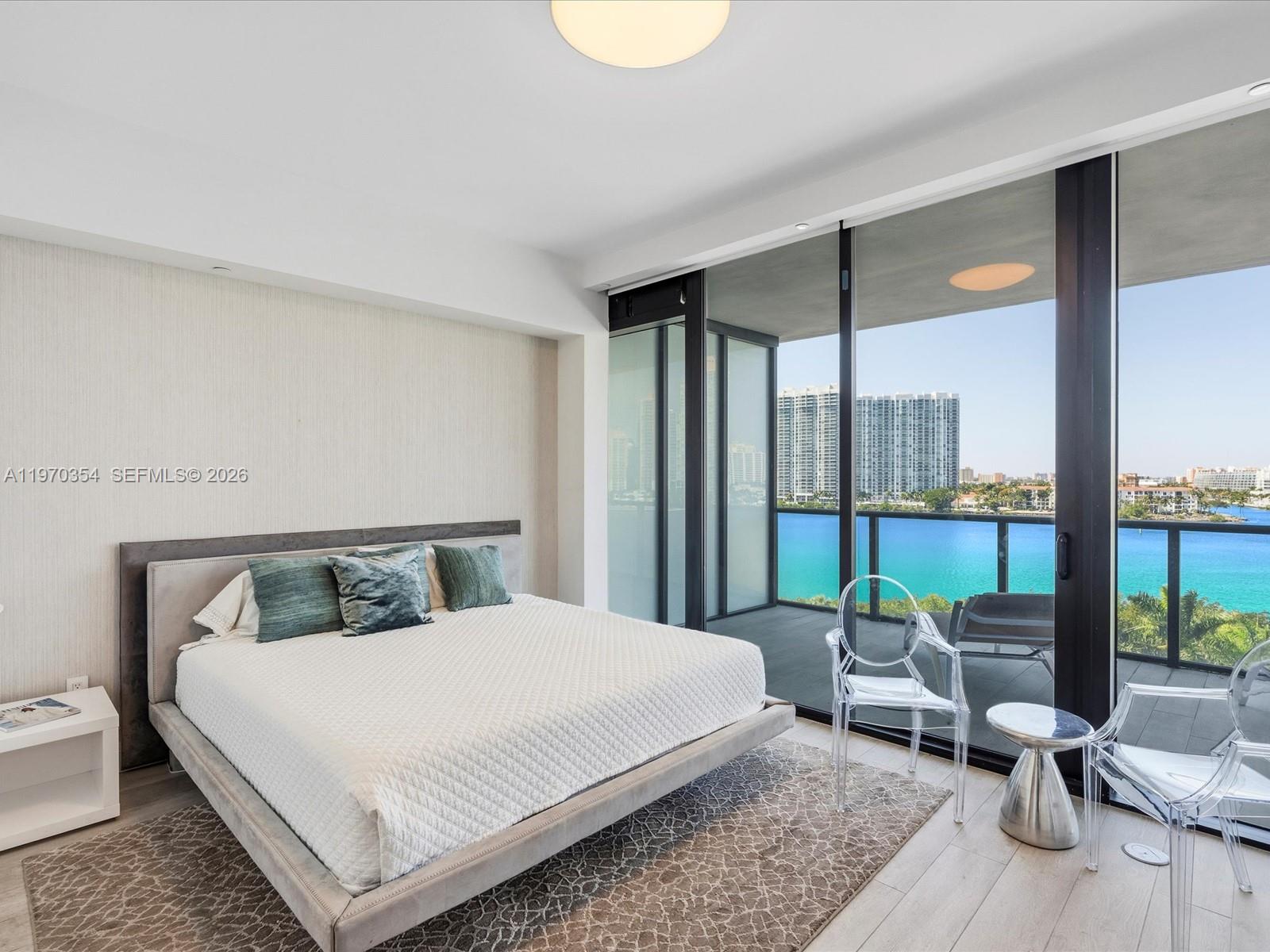 PRIVE CONDO - Residential