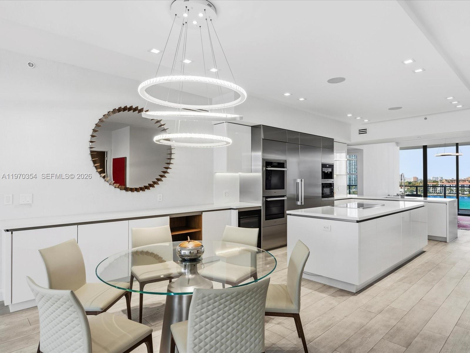 PRIVE CONDO - Residential