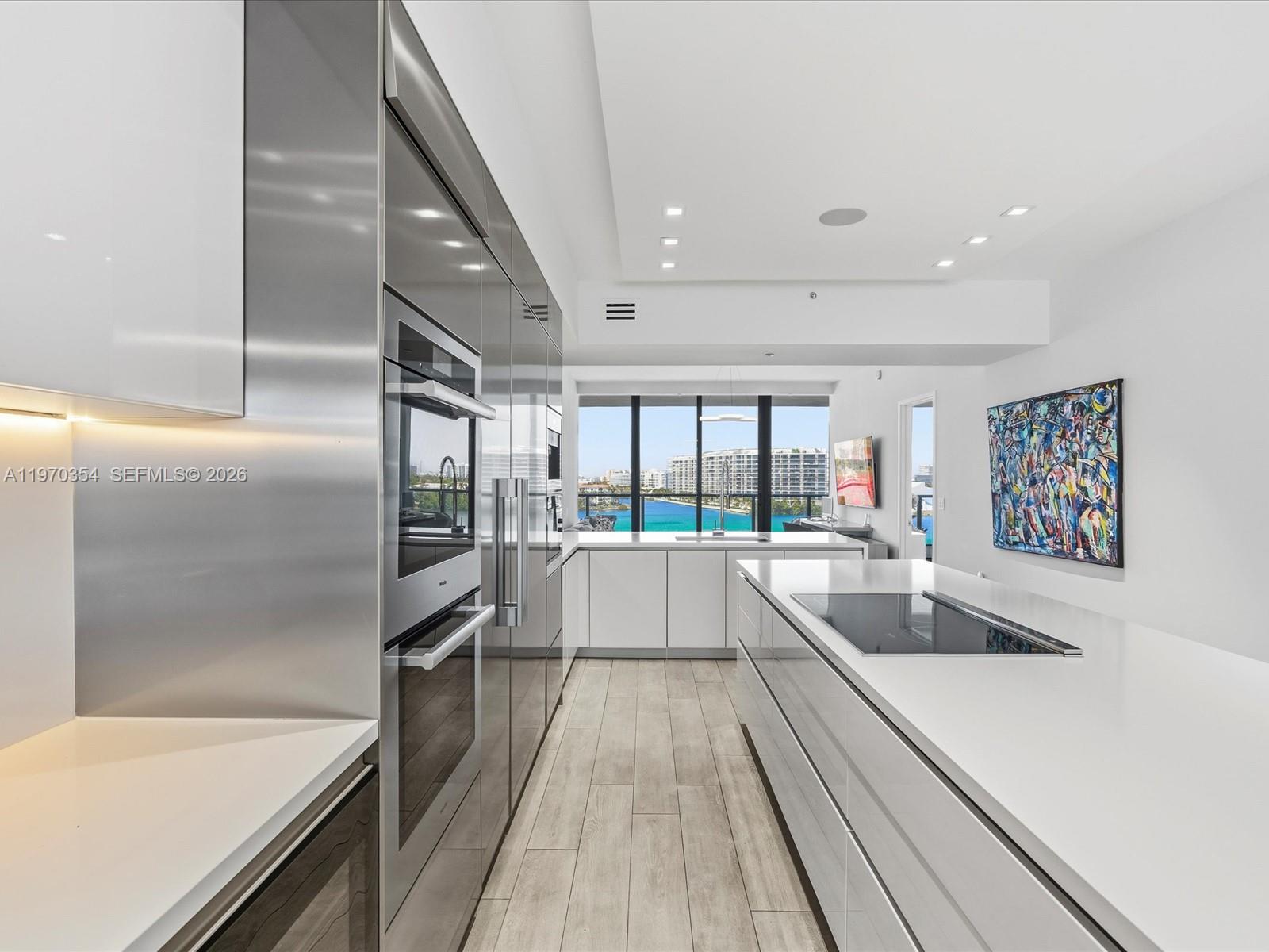 PRIVE CONDO - Residential