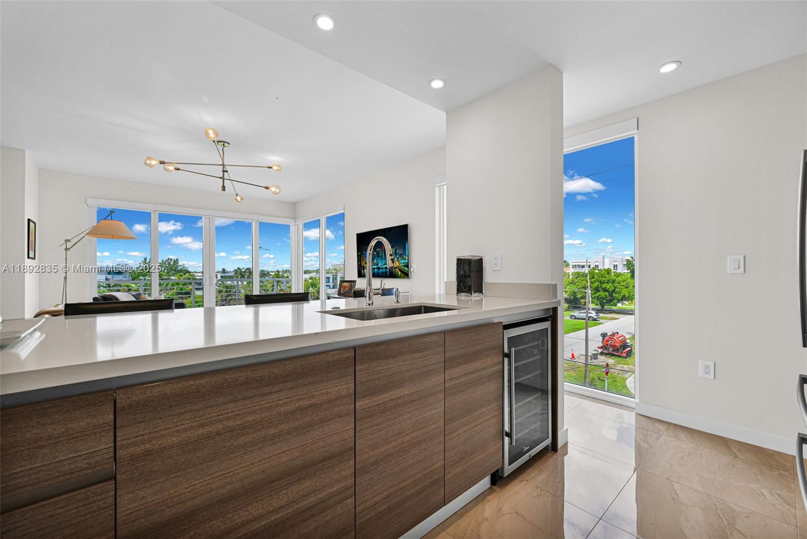 1900 DB AT DEERFIELD BEAC - Residential Lease