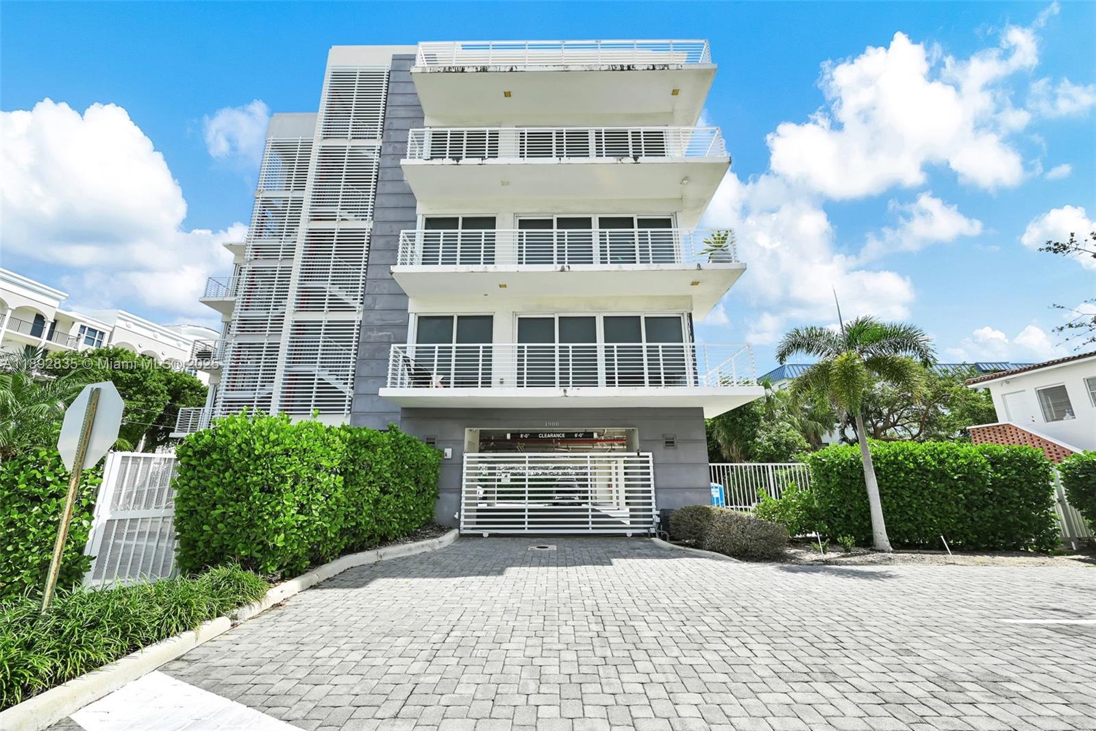 1900 DB AT DEERFIELD BEAC - Residential Lease