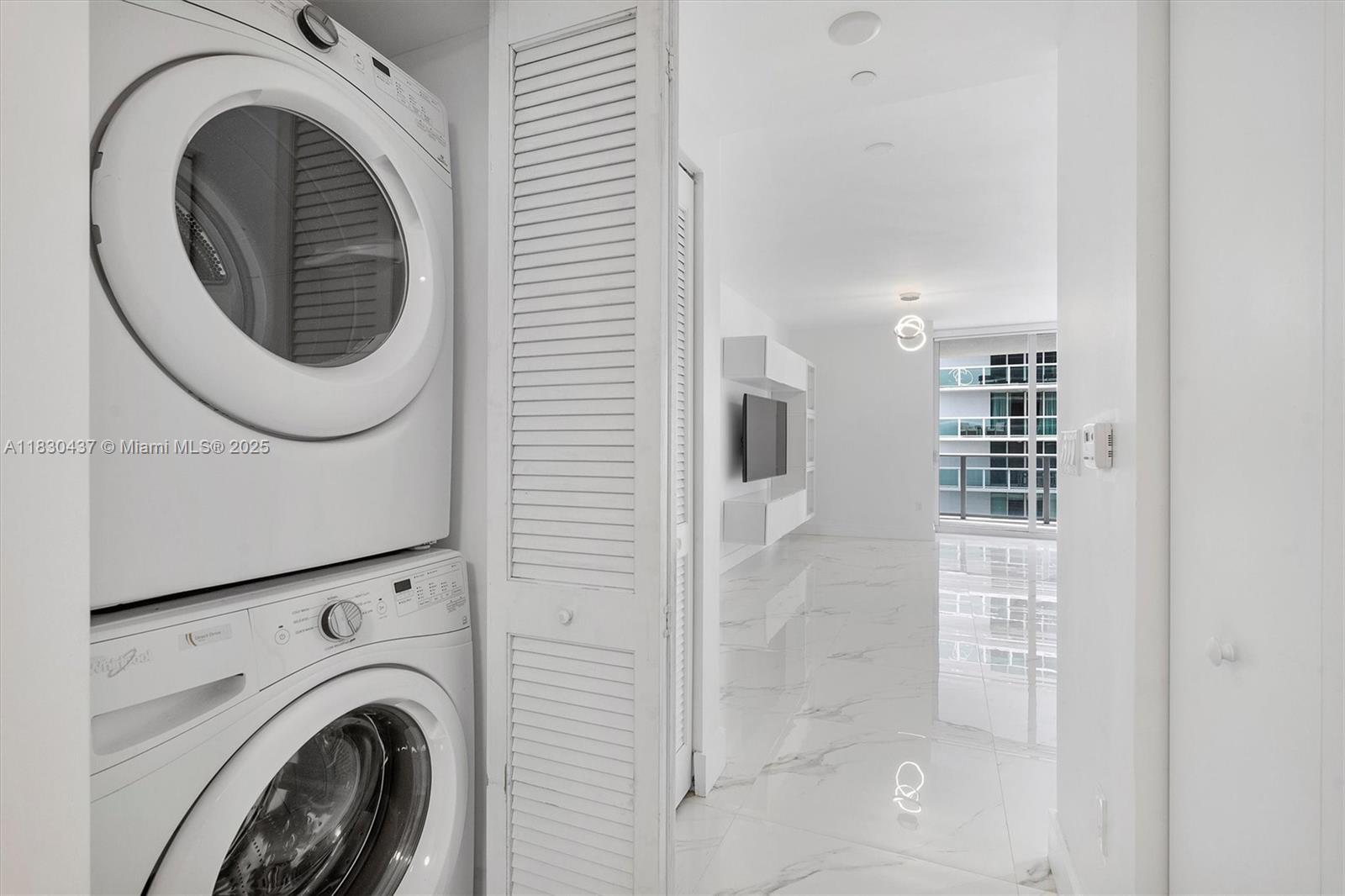 ARIA ON THE BAY CONDO - Residential