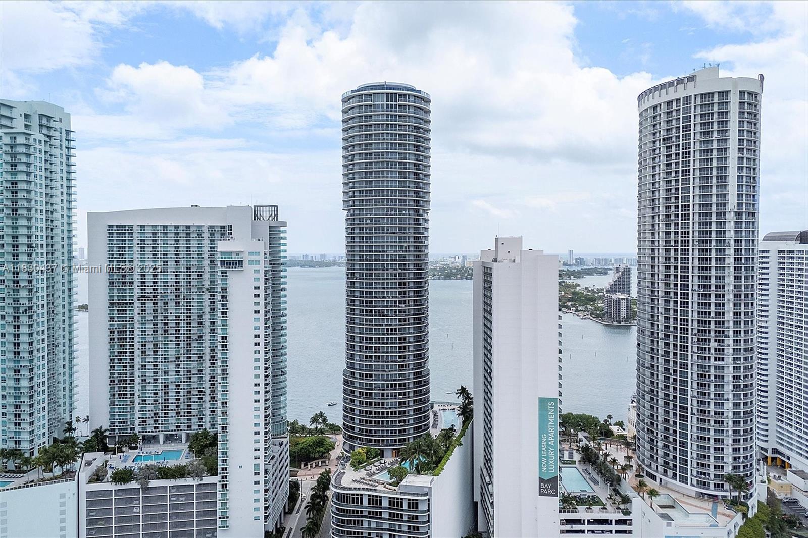 ARIA ON THE BAY CONDO - Residential