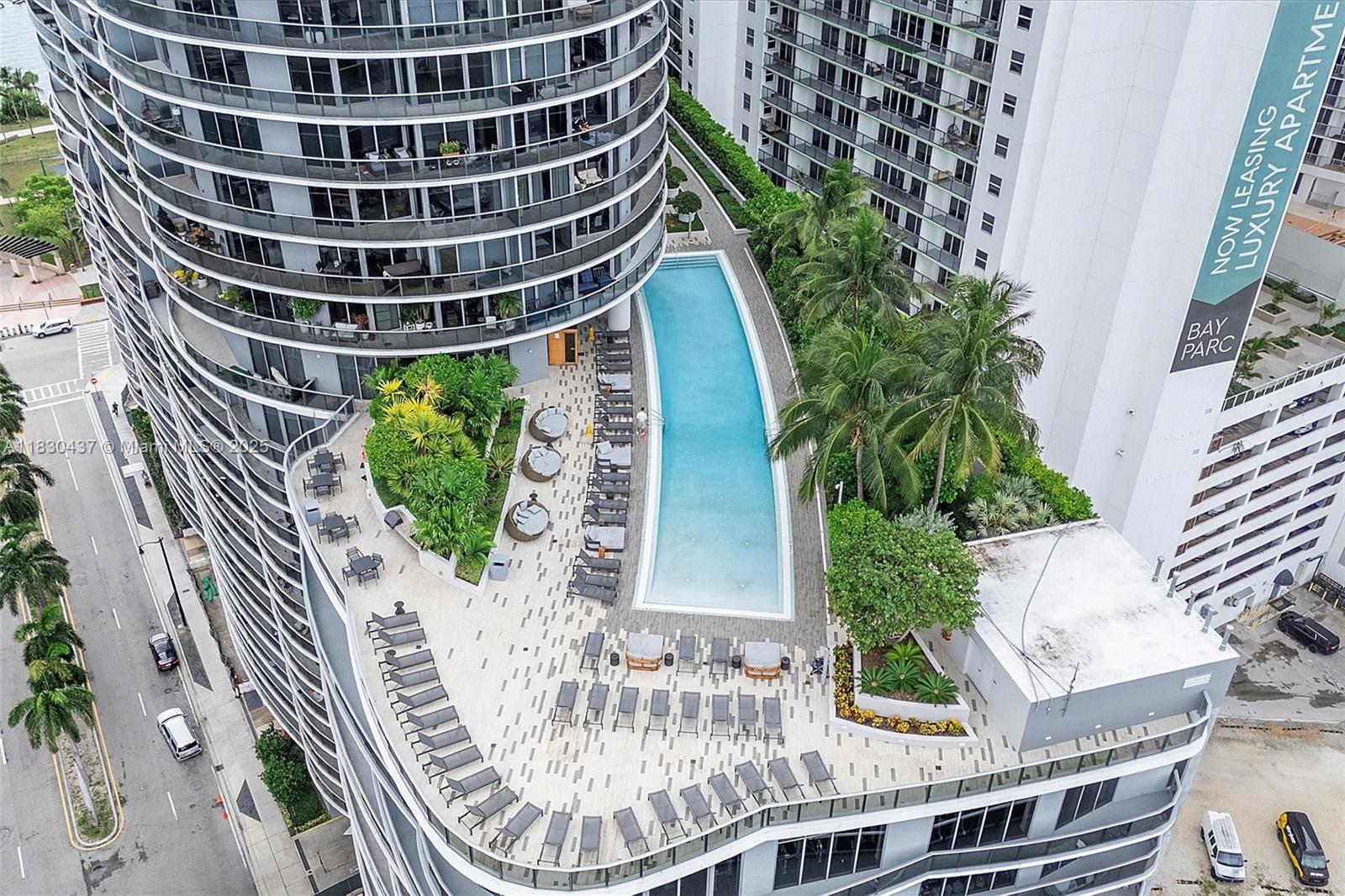 ARIA ON THE BAY CONDO - Residential