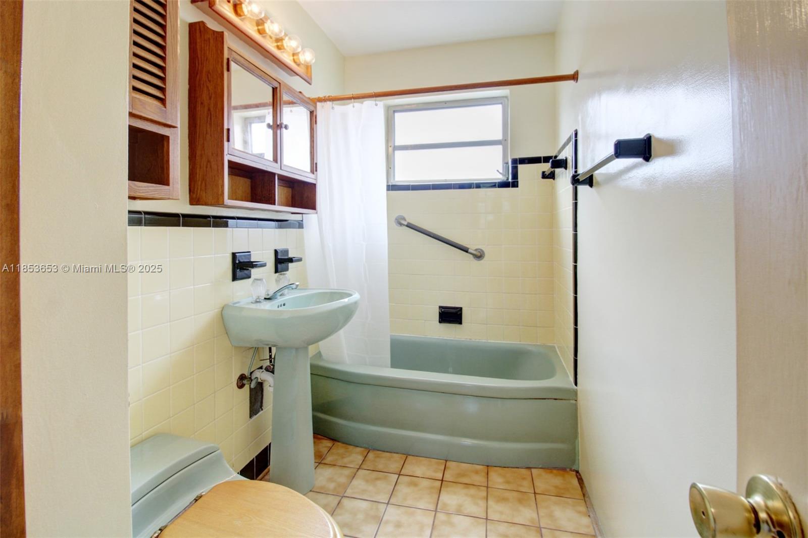 S CORAL HOMES SEC 3 - Residential