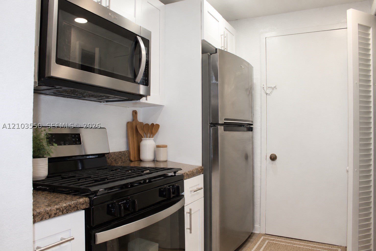 1205 Mariposa Ave 229