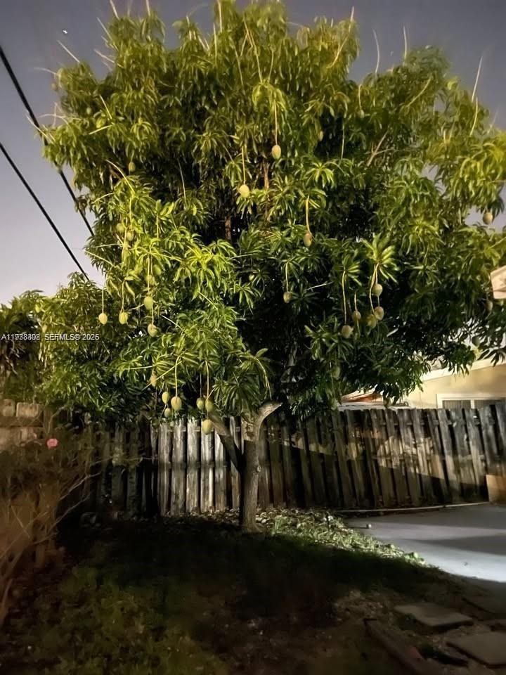 CRESTHAVEN NO 8 - Residential