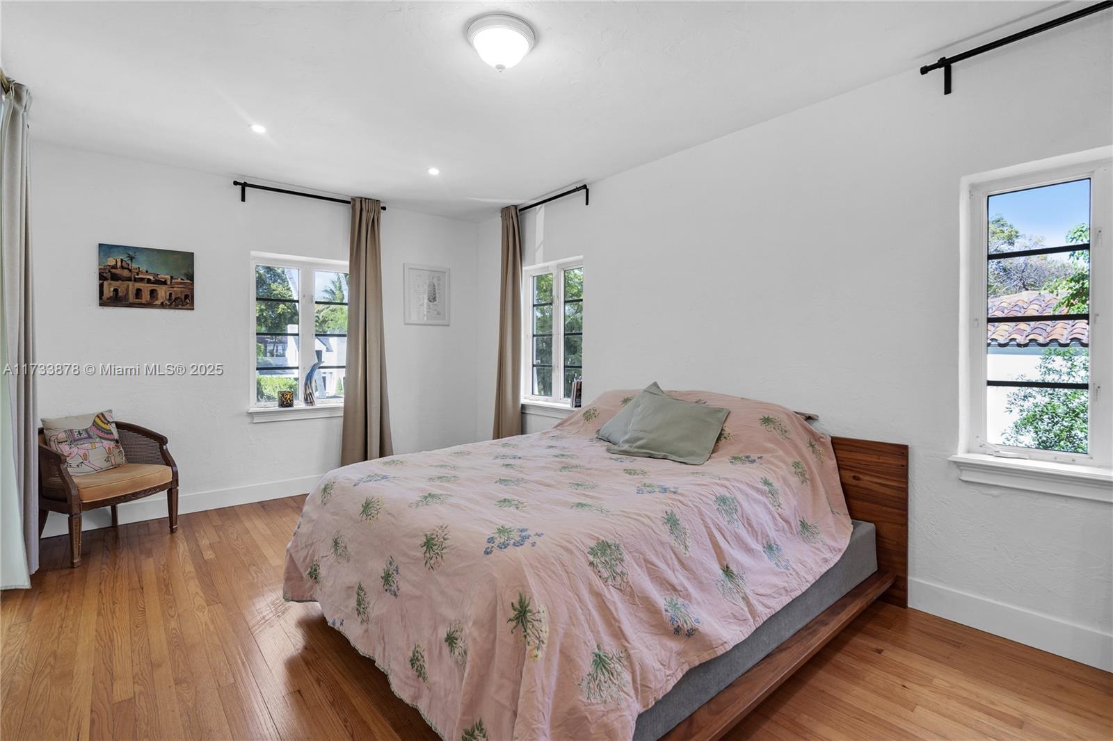 BAYSHORE PLAZA - Residential