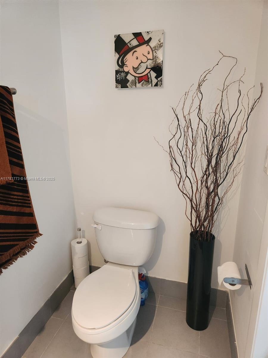 MINT CONDO - Residential