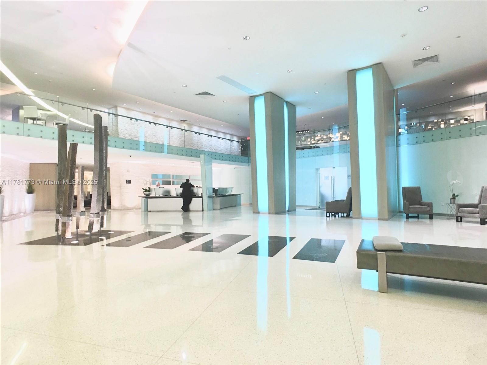 MINT CONDO - Residential