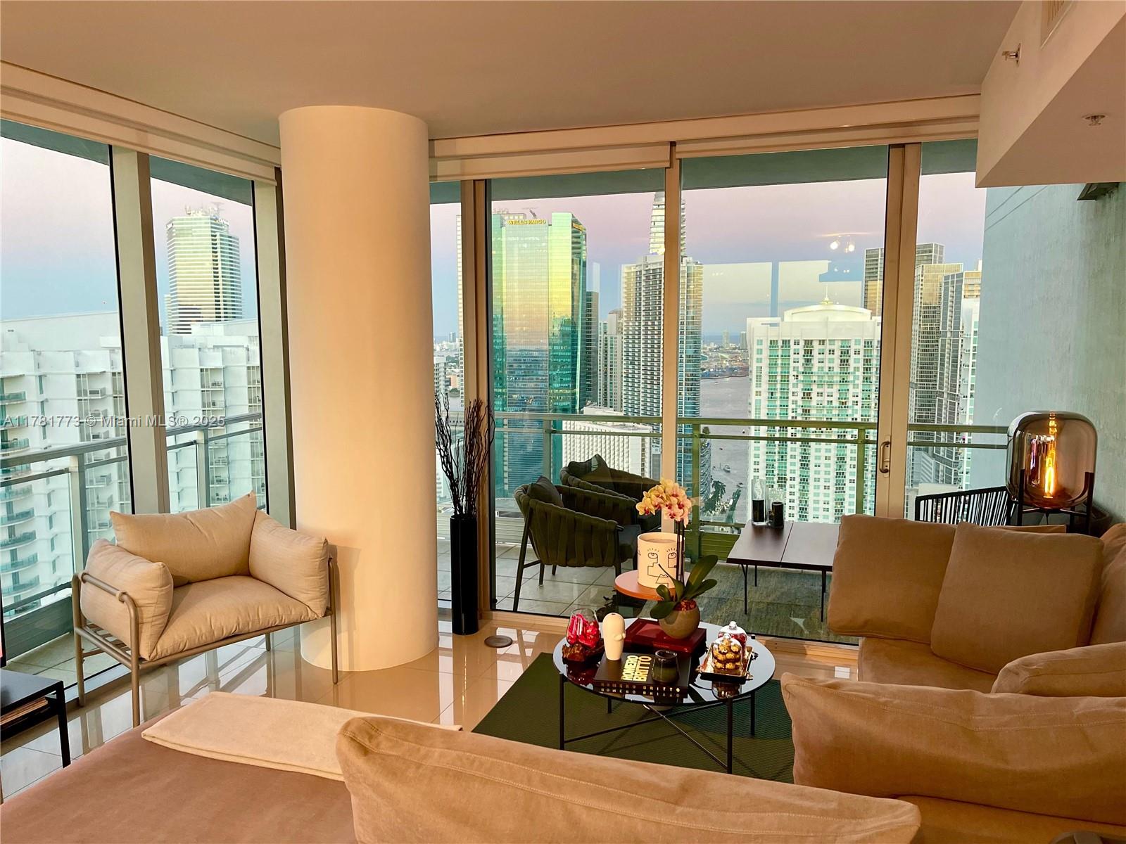 MINT CONDO - Residential