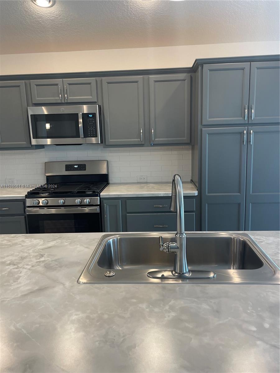 THE VILLAGES - ST. JOHNS - Residential Lease