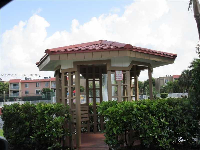 DORAL GARDENS II CONDO - Residential Lease
