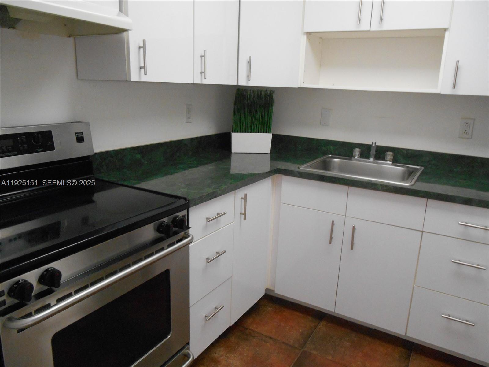 DORAL GARDENS II CONDO - Residential Lease