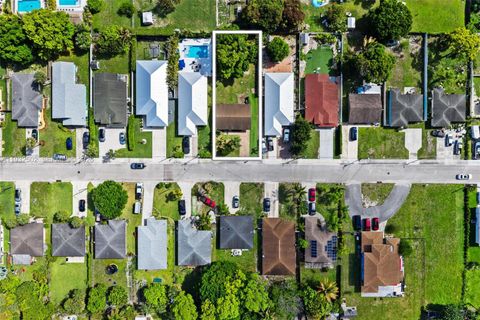 6894 3rd St Jupiter FL 33458