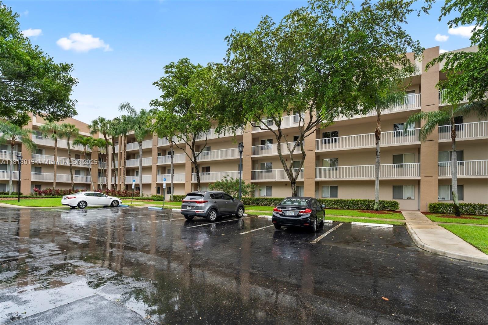 WELDON CONDOMINIUM G - Residential