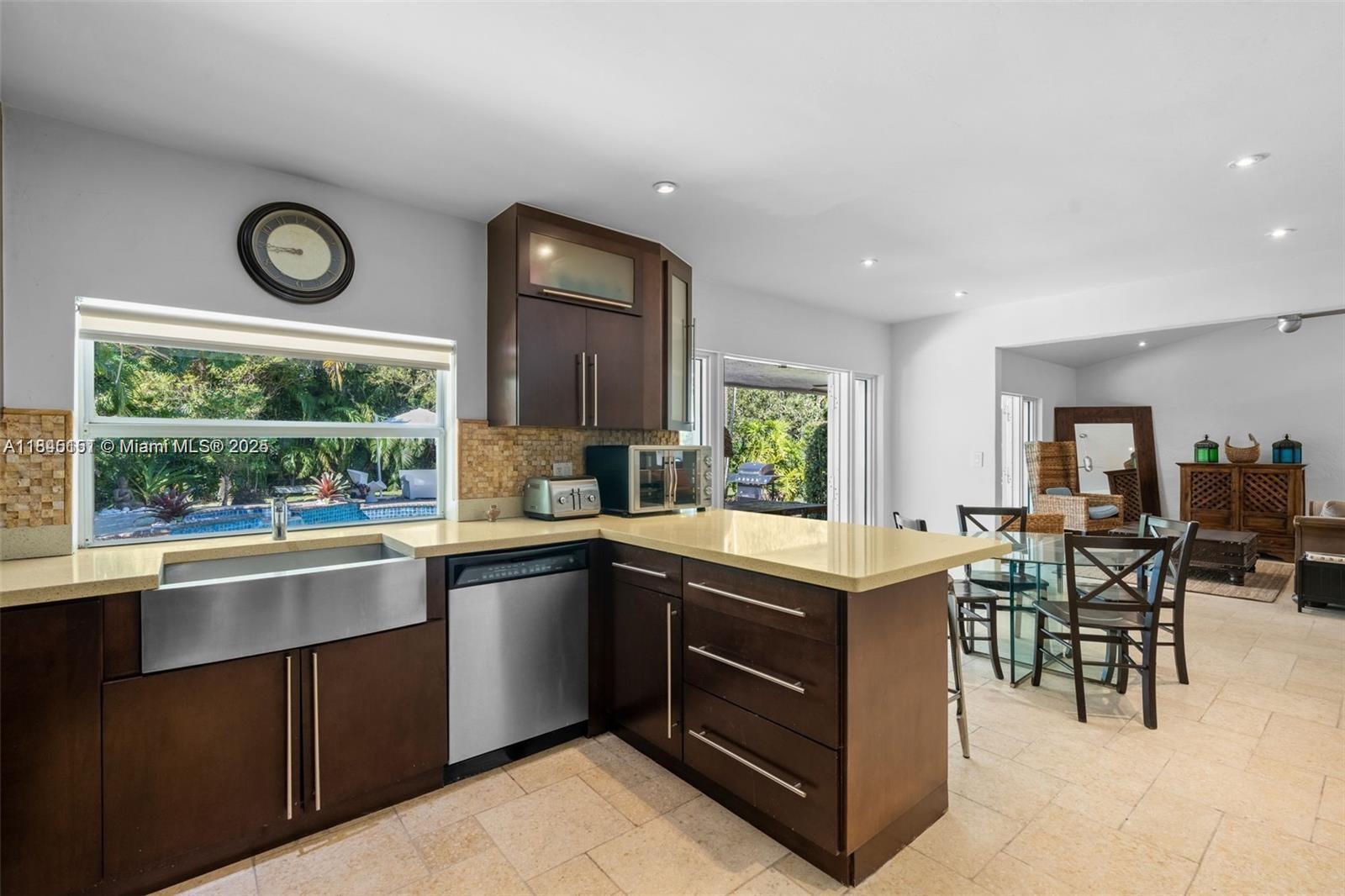 JONEL TERRACE 6 - Residential Lease