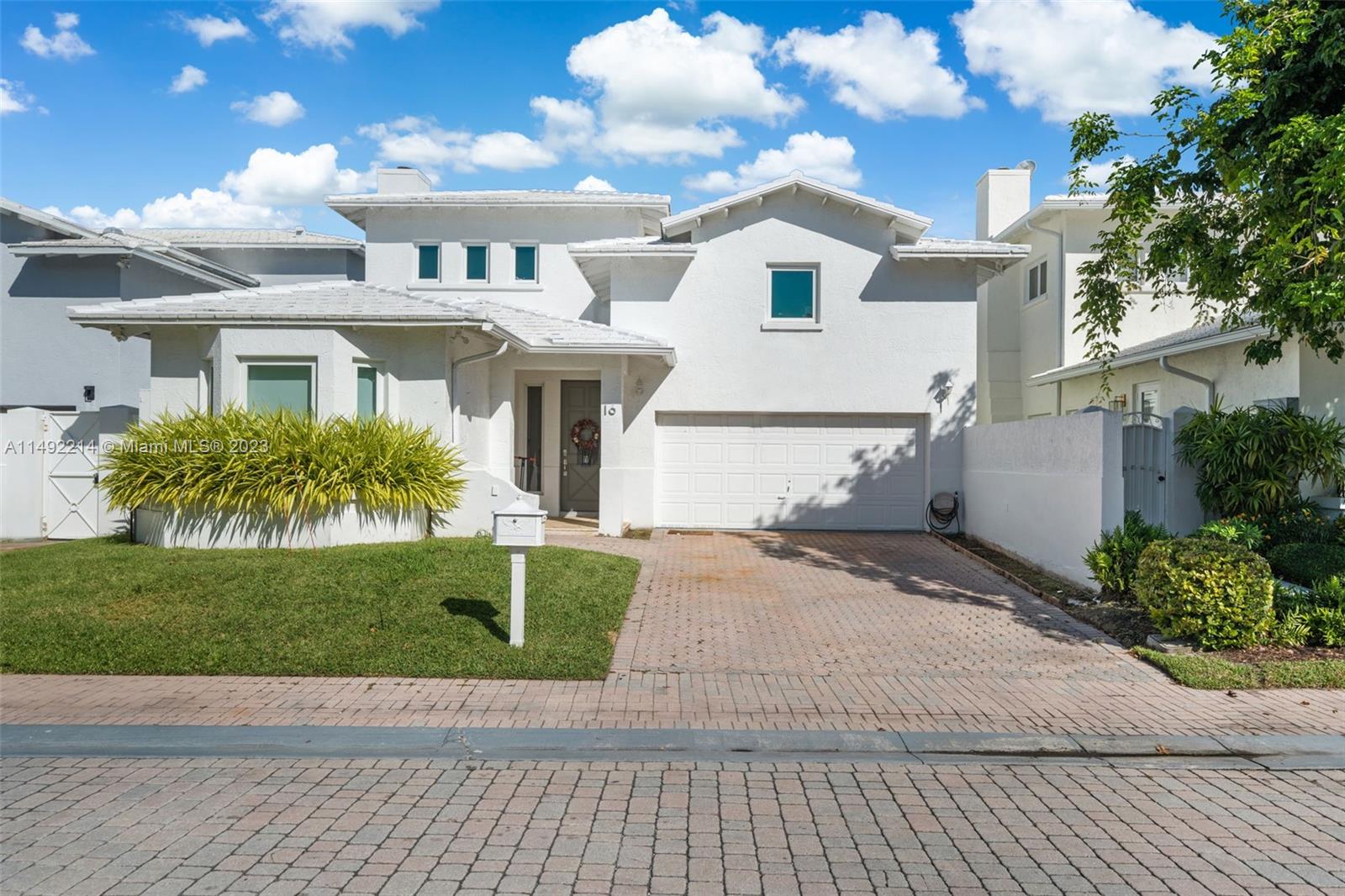 Rental Property at 16 Turtle Walk, Key Biscayne, Miami-Dade County, Florida - Bedrooms: 5 
Bathrooms: 6  - $30,000 MO.