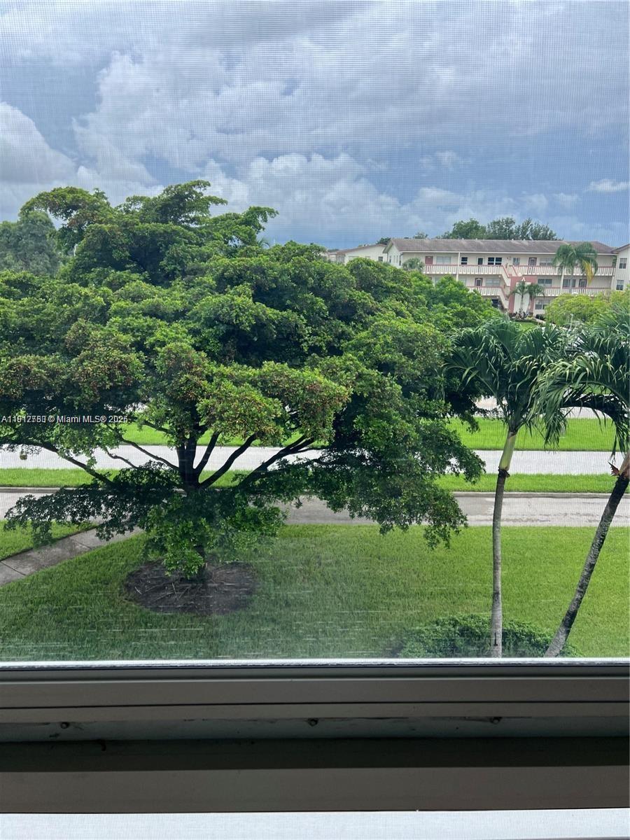 SUFFOLK AT CENTURY VILLAG - Residential Lease