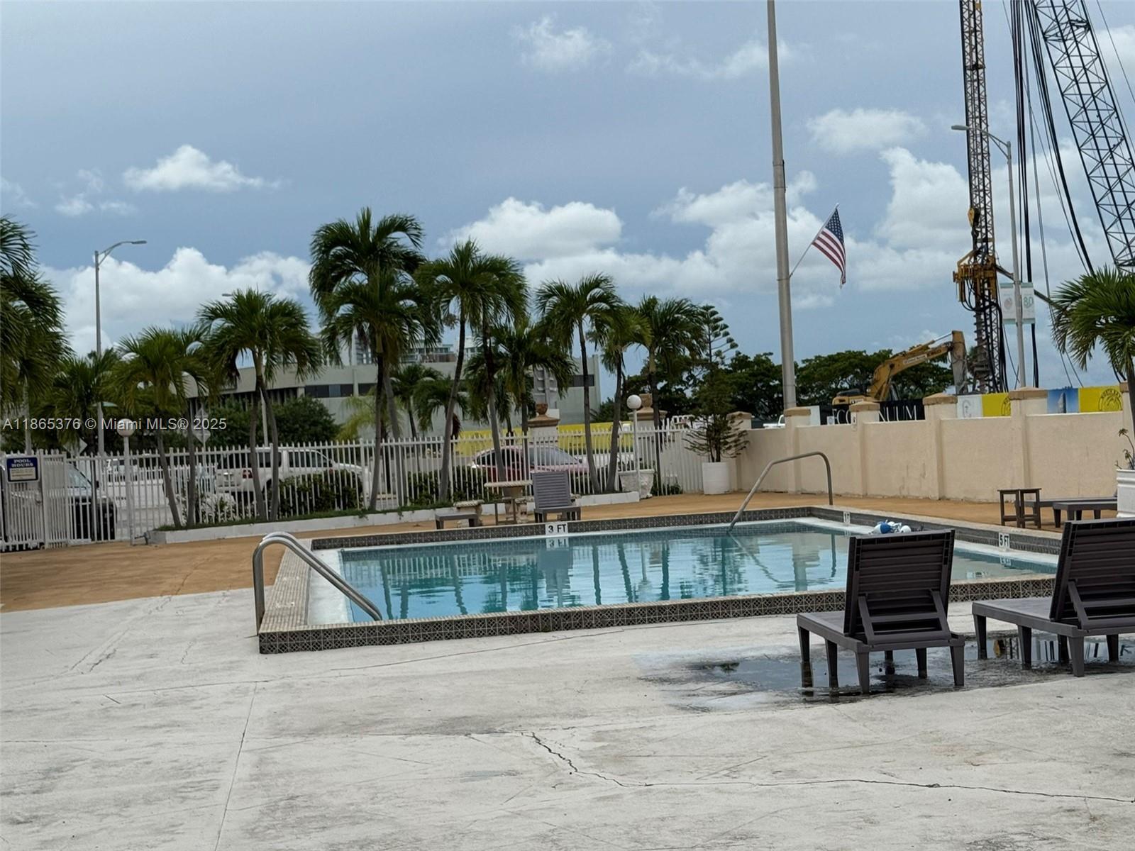 NO BAY WHITE HOUSE NO 1 C - Residential