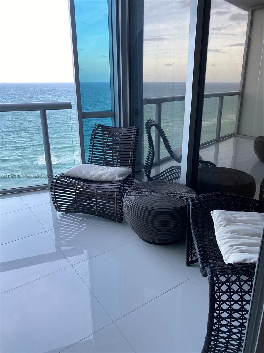 17121 Collins Ave 1906
