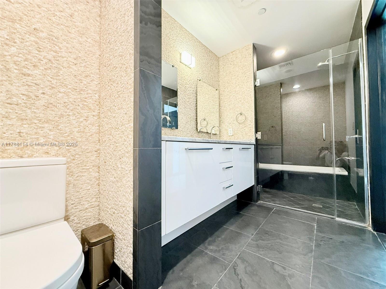 900 BISCAYNE BAY CONDO - Residential