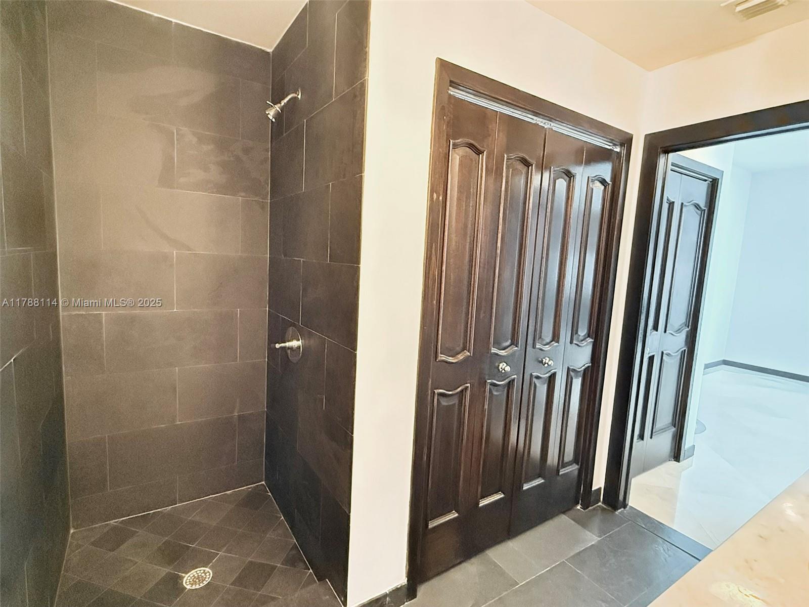 900 BISCAYNE BAY CONDO - Residential