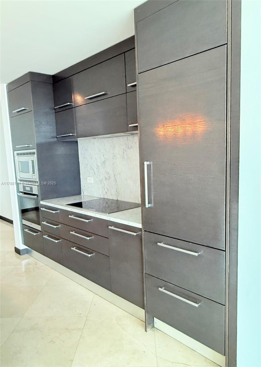 900 BISCAYNE BAY CONDO - Residential