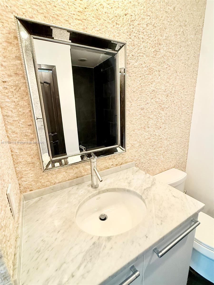 900 BISCAYNE BAY CONDO - Residential