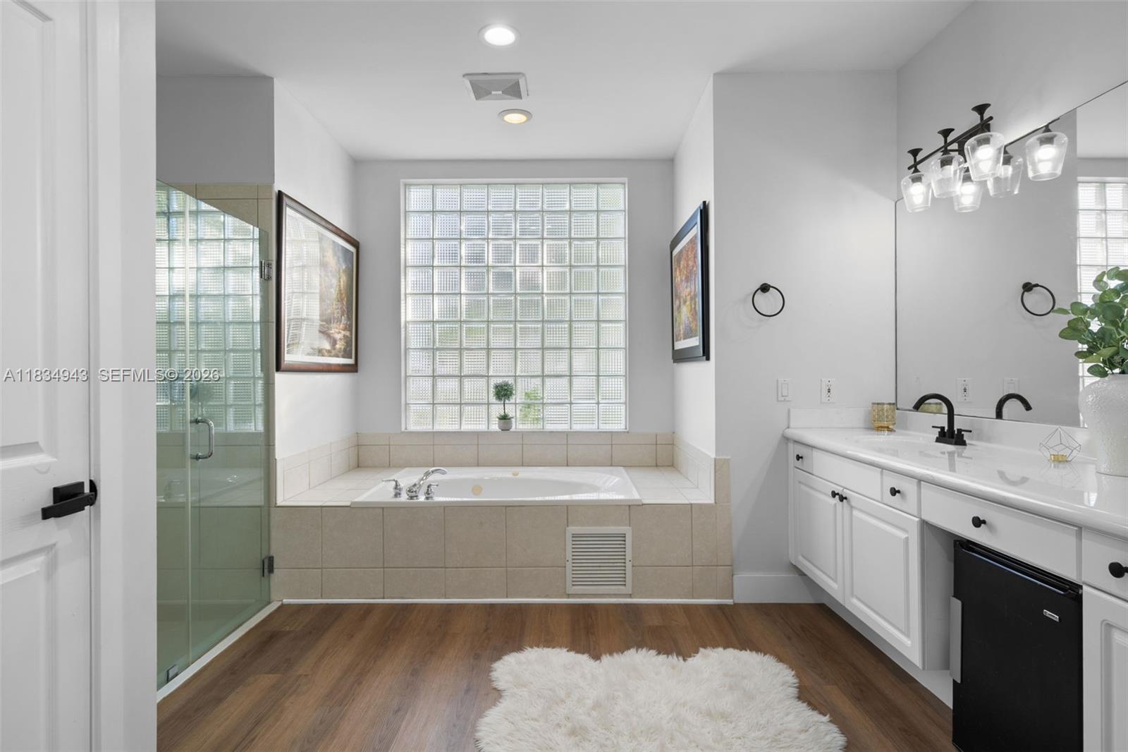 WINDSOR PALMS - Residential