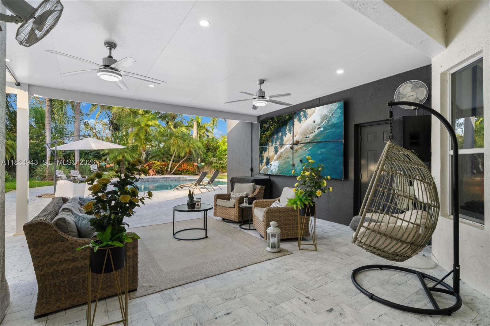 WINDSOR PALMS - Residential