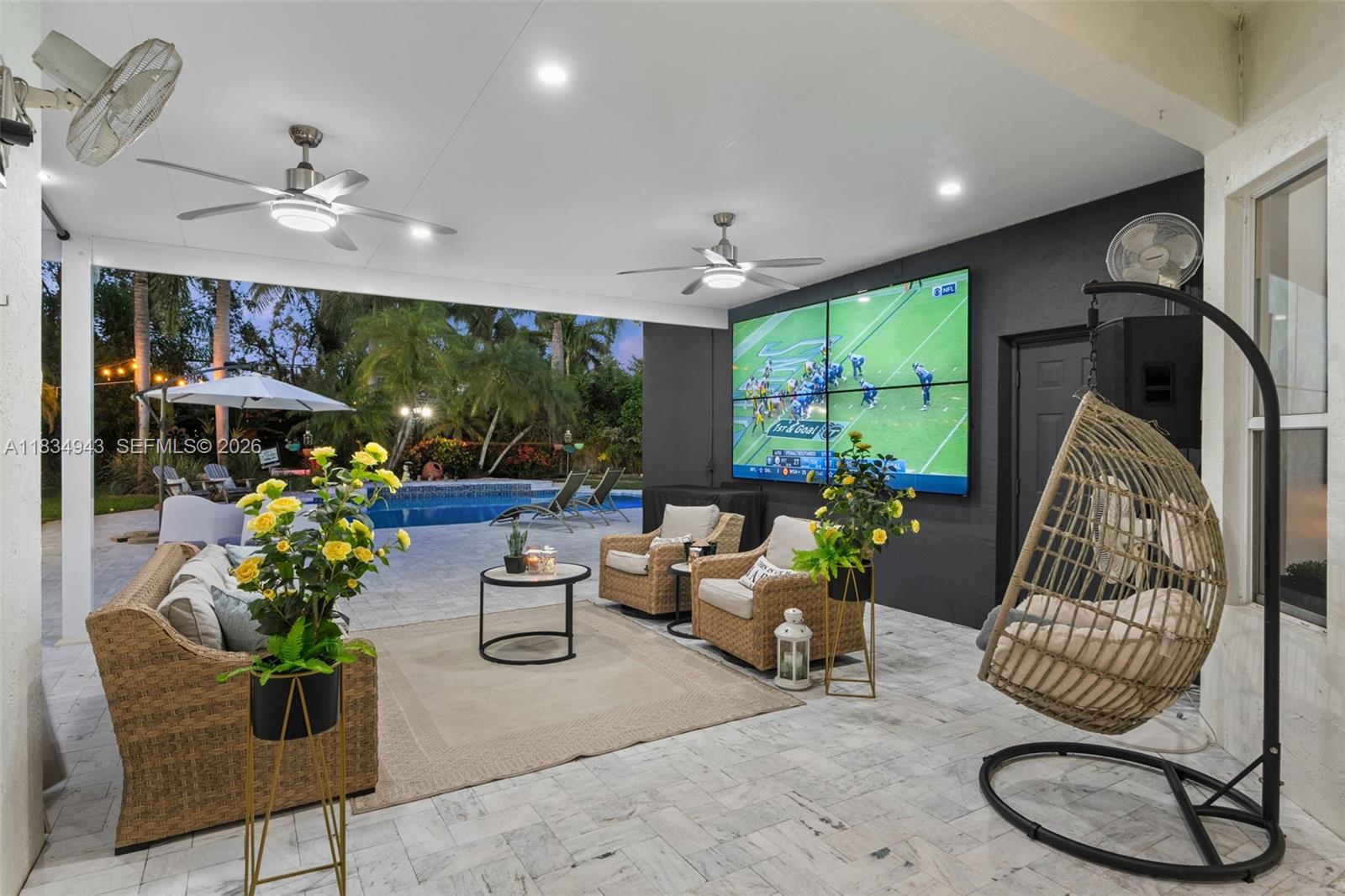 WINDSOR PALMS - Residential